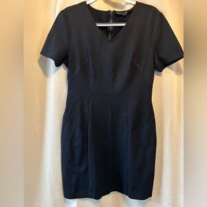 nOir Jewelry Black V-Neck Short Sleeve Midi Dress